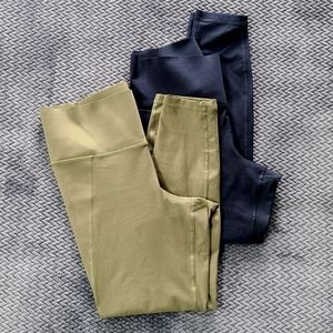 2 Old Navy Elevate Built-in Sculpt leggings